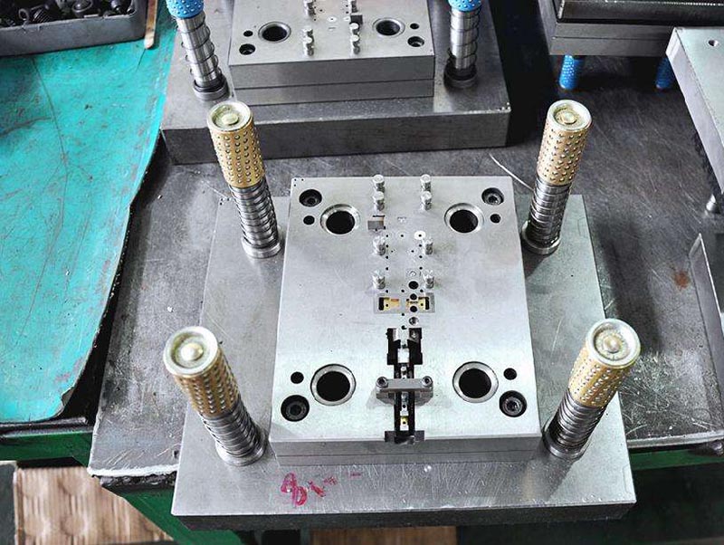闸北模具制造-01